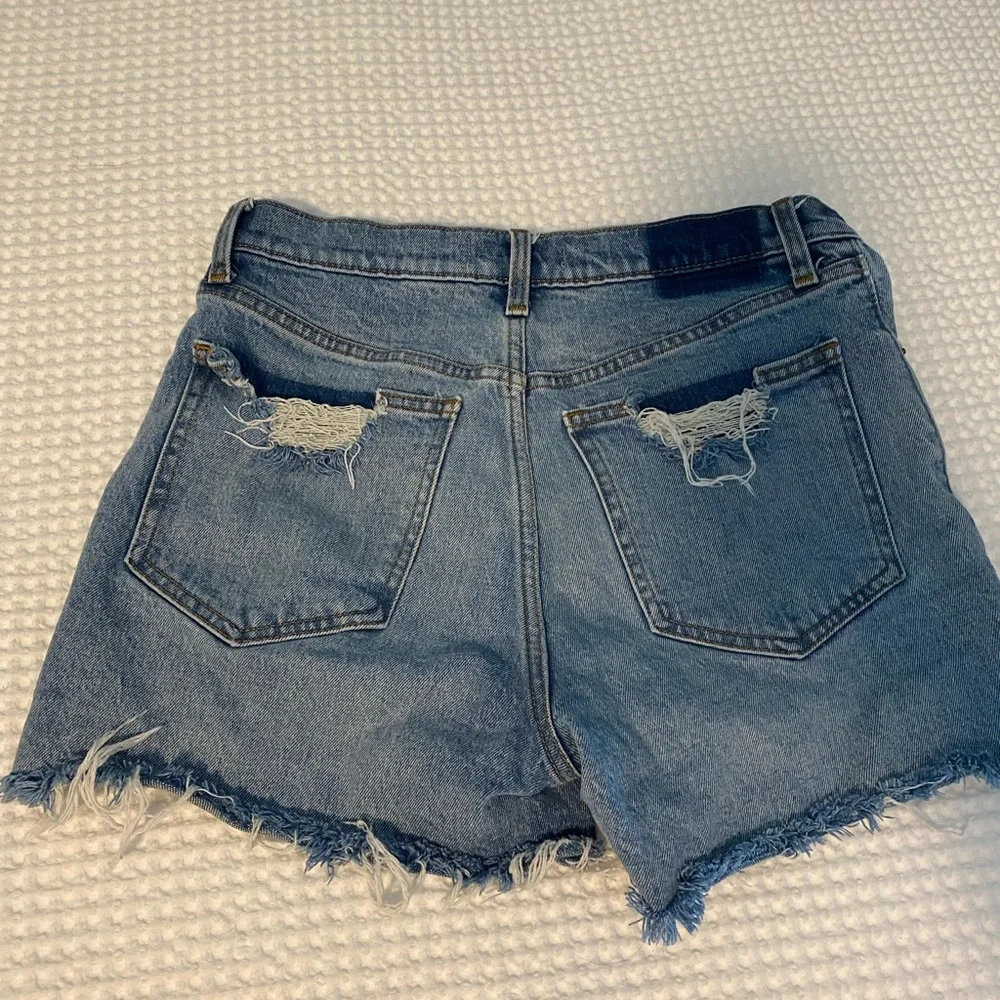 A&F High Rise shorts - Picture 3 of 3